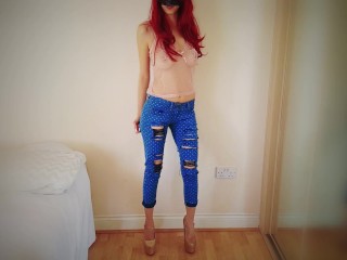 Stunning Amateur Lola Wolfe dances in heels, ripped jeans and hot pink top!