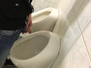 I love urinals