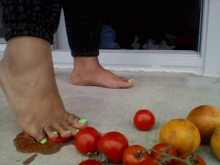 MissFoxFeet Crushing Tomatoes and Oranges with Sexy Feet