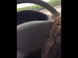 Whitegirl sucking dick in car