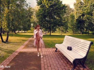 Jeny Smith fully naked in a park got caught