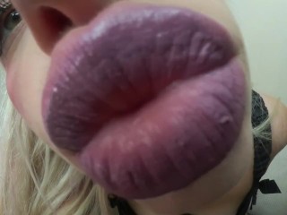 Matte Lipstick Kisses