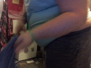 fat white girl buttcrack folding clothes