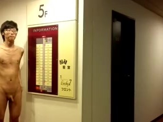 Japanese boy naked in Elevator at hotel