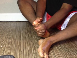 Getting Those Feet Oiled!!!