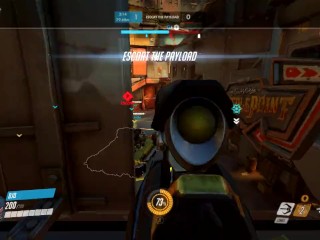 Overwatch Widowmaker dominates junkrat