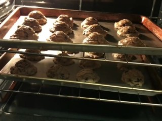 Naked Baking Ep.1 Chocolate Chip Cookies