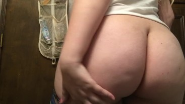 Fat Fingering - Fingering and shaking my fat ass