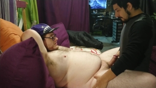 Chaser Breeds Chub Bareback on the Couch Blowjob latino