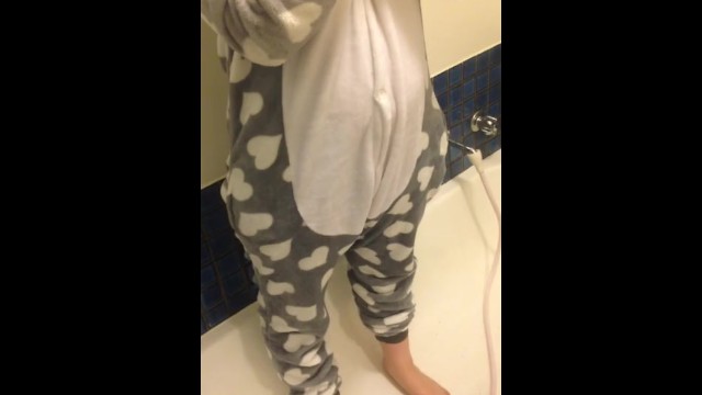 640px x 360px - Peeing in a bunny onesie!