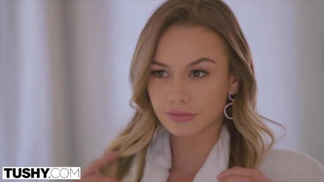 TUSHY Beautiful Naomi Swan Has Anal For The First Time!