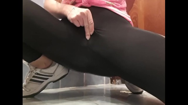 Pee Desperation In Gym Pants Pornhubcom