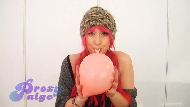 Balloon boob - Balloon blowing