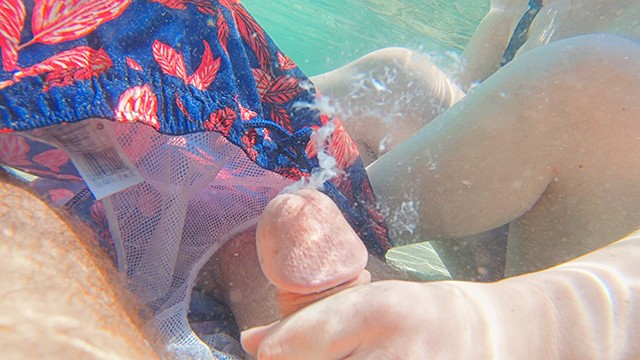 Curvy Wife Hand Job - Risky Busy Public Beach Underwater Handjob Cumshot CurvySexiezPix Web Porn