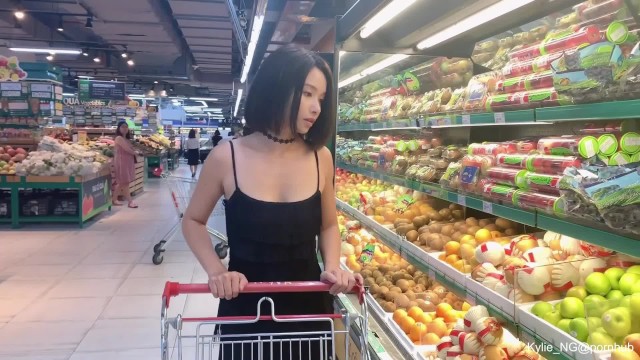 Supermarket - [PREVIEW] Kylie_NG Squirts All Over Her Car After shopping at a Supermarket