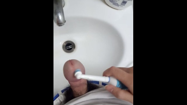 Male penis warts - Massage the penis with a electric toothbrush