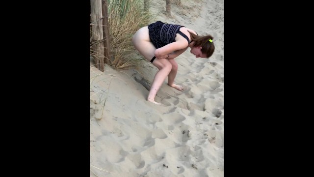 Newport beach escort - Nervous woman caught peeing in public at the beach