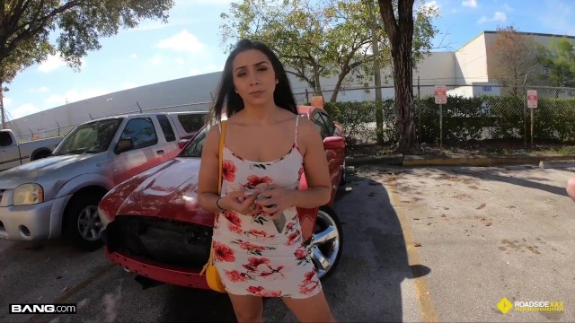 Piratas del caribe xxx Roadside - latina fucks her car mechanics dick for a favor