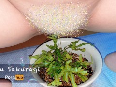 変態裏垢女子大生の日常　＃１０（超フェチ）植物にオシッコかけてみたら新たな性癖が生まれたよ - Suzu Sakuragi