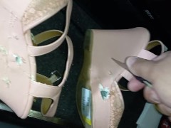 my girlfriend is turned on by me destroying her heels