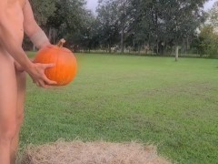 Watch me fuck a pumpkin 